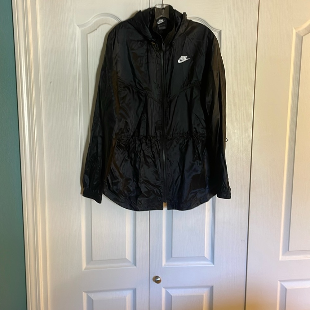 Nike Windbreaker.      Size L